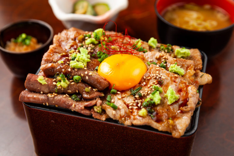 魚沼釜蔵総本店／【2021】村上牛・もち豚・牛タン重～新潟・魚沼特A
