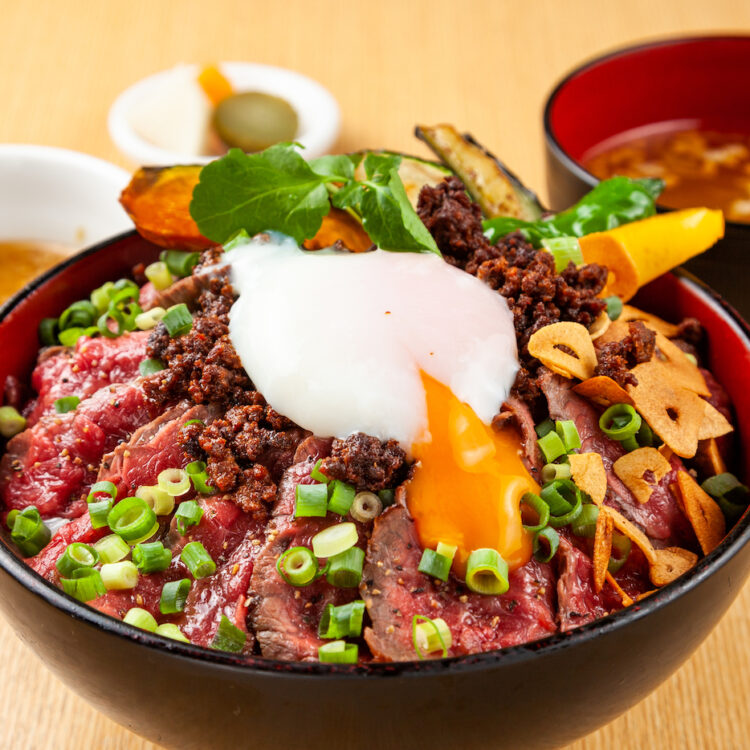 ～新潟の旨いものを集めた～ こだわりのステーキ丼