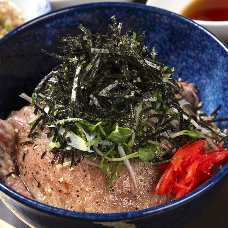 (日本語) サーロインと10秒ロースのW（ダブル）炙り…