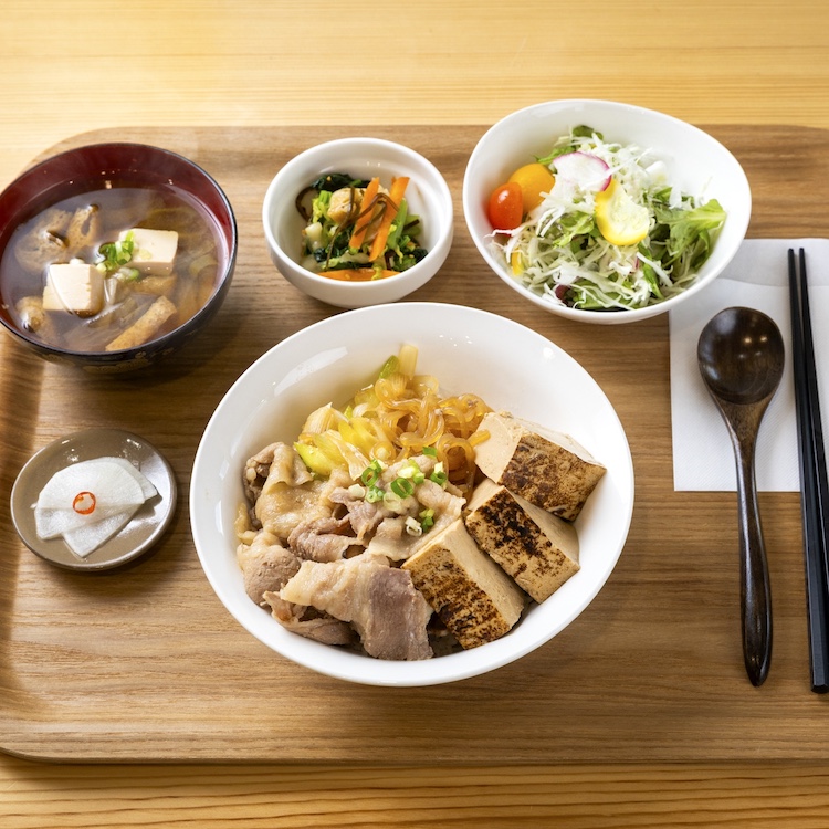 豆爺の肉豆富丼