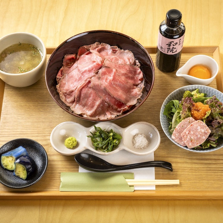 (日本語) 雪室和牛 ローストビーフ丼
