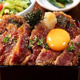 [:ja]新潟・南魚沼特A釜炊コシヒカリ『新潟タレカツ・牛カツ食べ比べ重』 〜もち豚厚切りヒレかつと極上牛ヒレかつ〜[:]