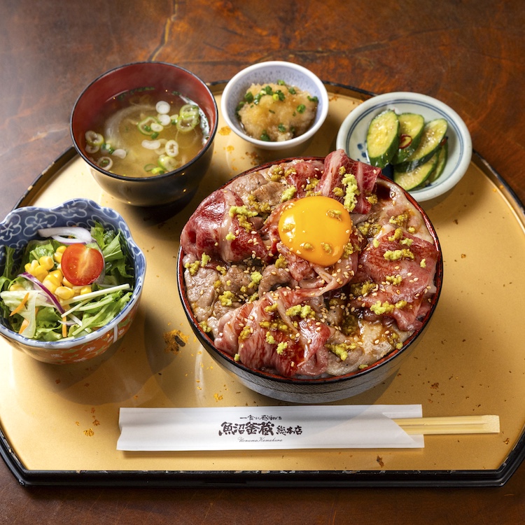 南魚沼産特A釜炊き黄金コシヒカリ米 『〜新潟ブランド和牛・巣篭もり卵黄のっけ〜村上牛&もち豚・新堪能丼』