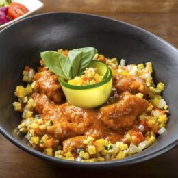 にいがた和牛スジのトマト煮込みカレー風味