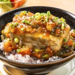 なだれ とうふドン<br> −野菜麻婆豆腐−
